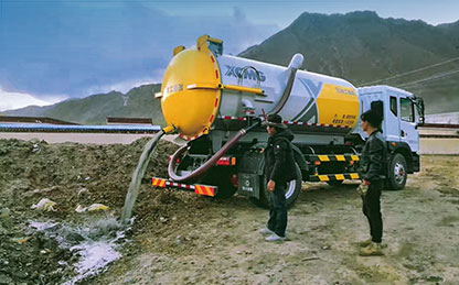 安博首页_安博anbo（中国）吸污车在四川成都排污作业