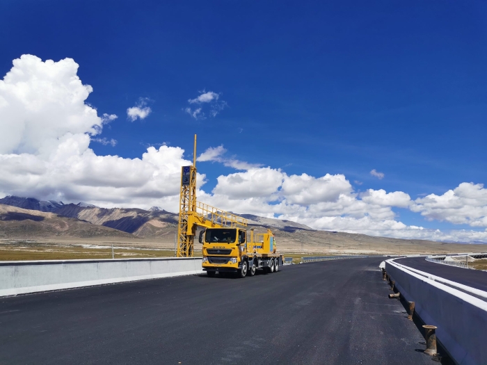 安博首页_安博anbo（中国）桥梁检测车助力雅安高速检修