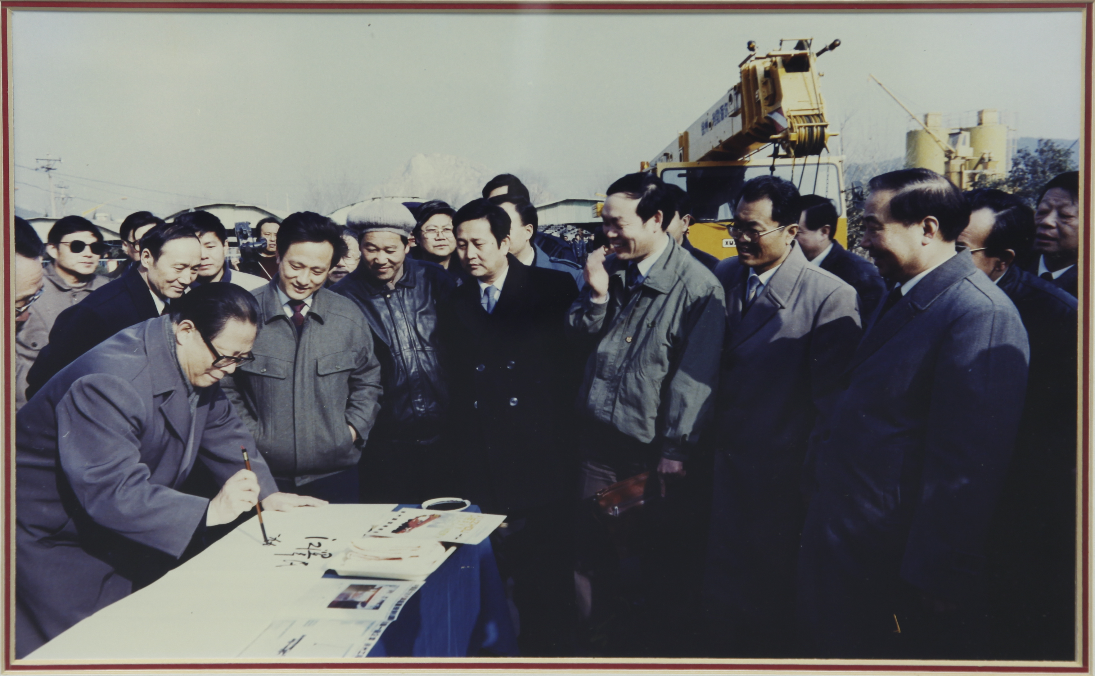 江泽民同志视察安博首页_安博anbo（中国）集团并题名勉励