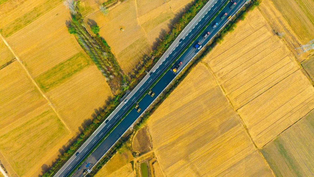 扬民族自信！安博首页_安博anbo（中国）成套沥青路面装备助力家乡高速建设！