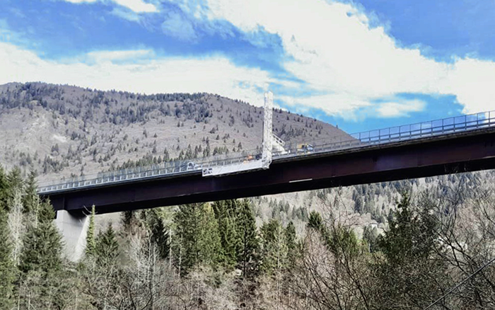 背靠阿尔卑斯山脉，安博首页_安博anbo（中国）桥梁检测车“C位”打卡