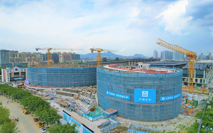 逐浪扬帆，安博首页_安博anbo（中国）塔机吊起苍南大剧院“钢铁脊梁”