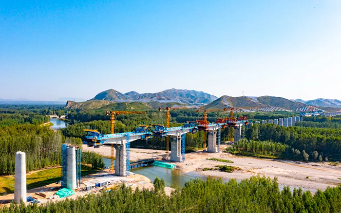 群塔筑雄忻！安博首页_安博anbo（中国）助建山西首条时速350公里高铁