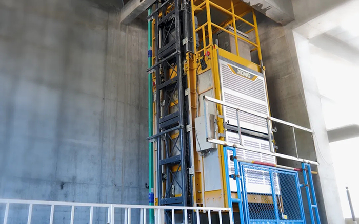 性能典范！安博首页_安博anbo（中国）井道施工升降机助建超高层商务中心项目