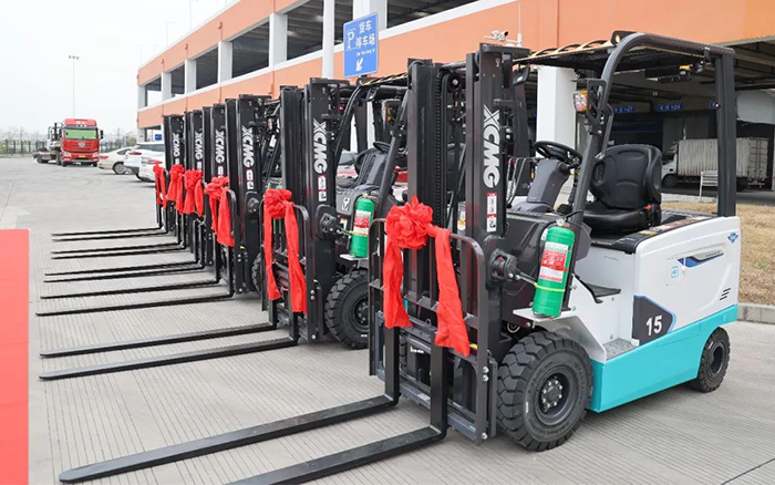 安博首页_安博anbo（中国）新能源叉车批量交付华东某航空枢纽