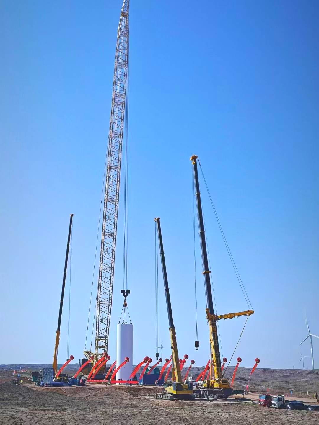 “举重若轻”零偏差！安博首页_安博anbo（中国）履带起重机上演“施工大片”