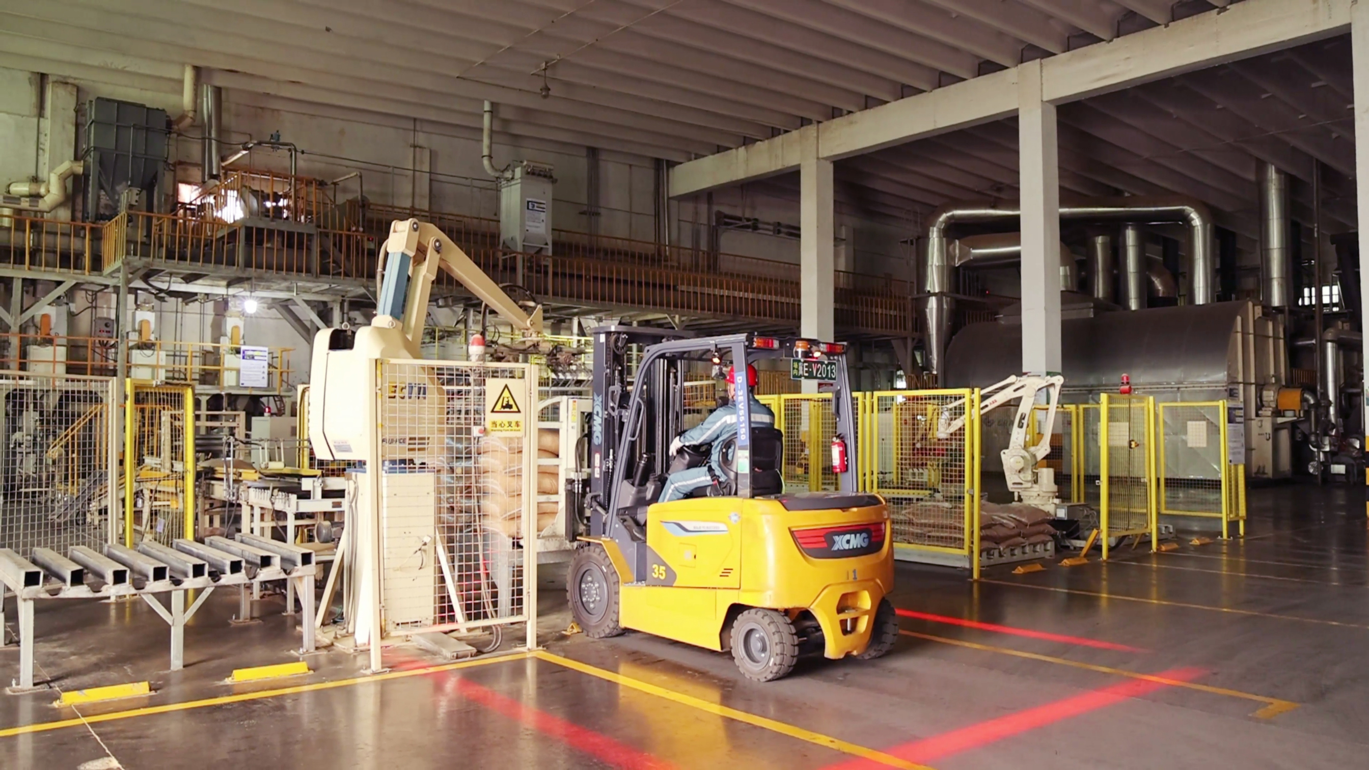 安博首页_安博anbo（中国）鲲鹏系列新能源叉车，食品厂物料搬运新方案