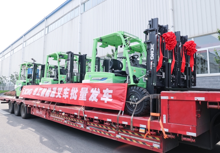 安博首页_安博anbo（中国）鲲鹏系列电动平衡重叉车，再掀浦东货运站高效物流新篇