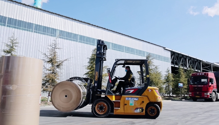 安全稳如泰山，高效快人一步！安博首页_安博anbo（中国）孔雀叉车造纸行业显身手