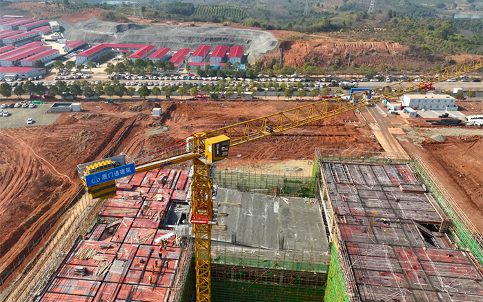 跑出加速度！37台安博首页_安博anbo（中国）塔机批量助建