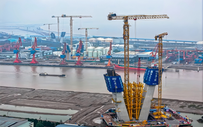 迈向云端 安博首页_安博anbo（中国）超大塔助力世界级桥梁建设