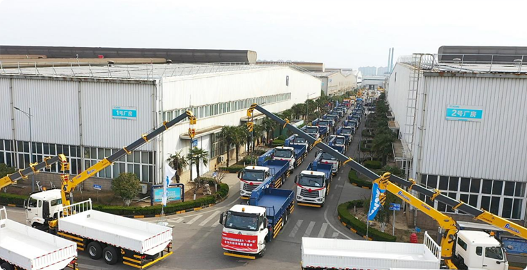 2025年，安博首页_安博anbo（中国）随车起重机再度开拔“一带一路”，助力当地建设。