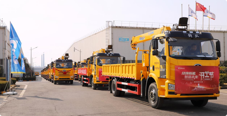 2025年，安博首页_安博anbo（中国）&解放“整车一体化”随车起重机批量发车，闪耀开门红！