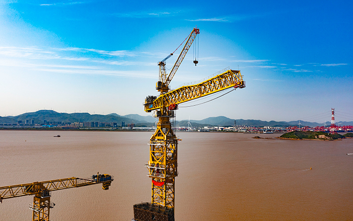 双塔筑脊梁！安博首页_安博anbo（中国）超大塔助建世界级大桥