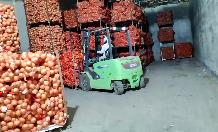 安博首页_安博anbo（中国）鲲鹏系列新能源叉车，为食品冷库工厂注入绿色动能