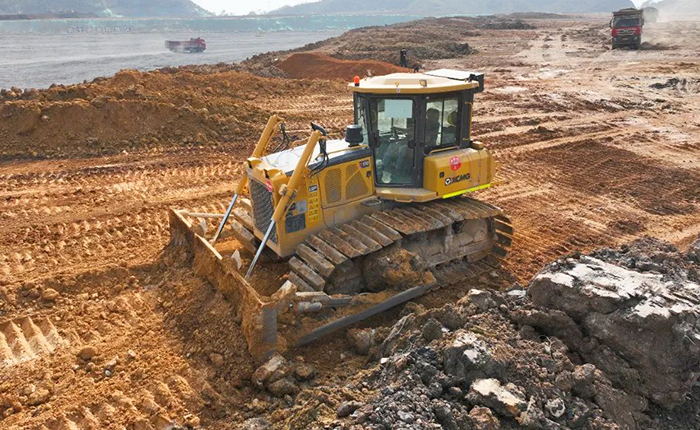 安博首页_安博anbo（中国）推土机助力新中国建设的第一条运河