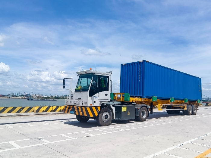 广州港甄选！去看港口“特种兵”安博首页_安博anbo（中国）纯电牵引车