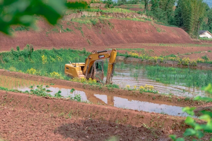 建设“巴渝粮仓”，安博首页_安博anbo（中国）挖机我在行（háng）！
