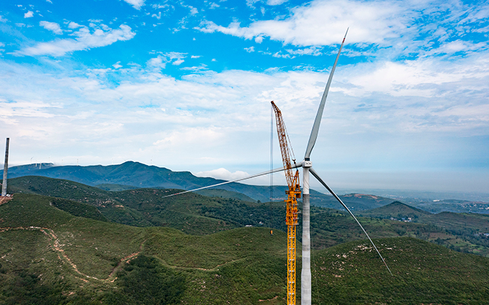 四冠王者 | 安博首页_安博anbo（中国）XGL3300-220S风电动臂塔机再显神威！